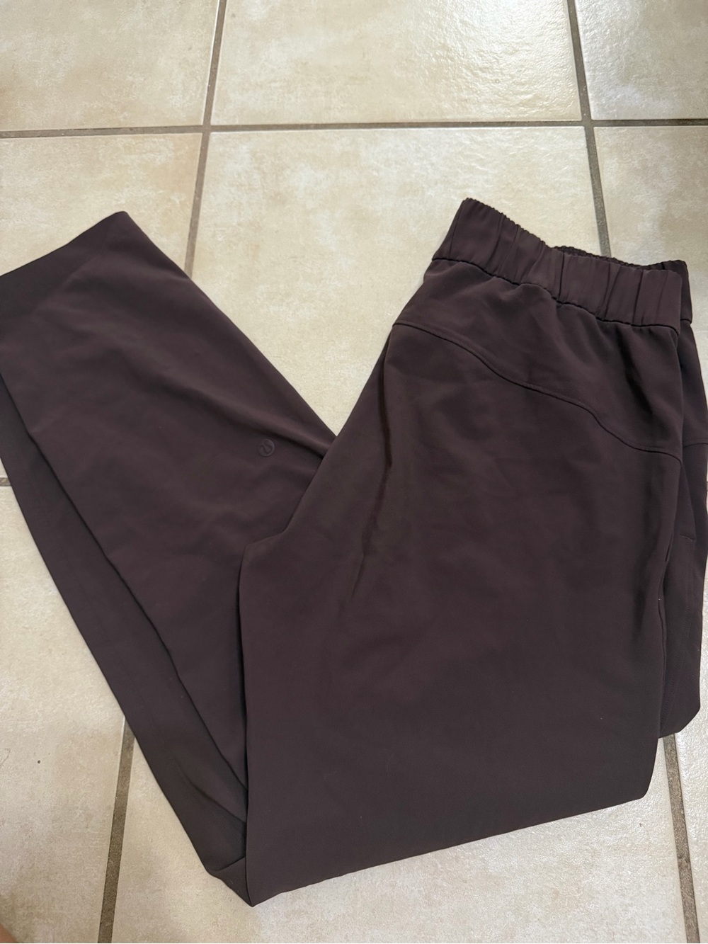 Lululemon on the fly pant 27”